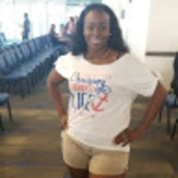 Meet your Posher, Vaneka - Picture 1 of 1